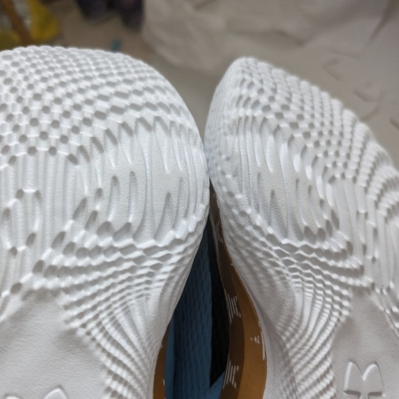 UA curry 2 low flotro New sz 9 - Picture 5 of 11